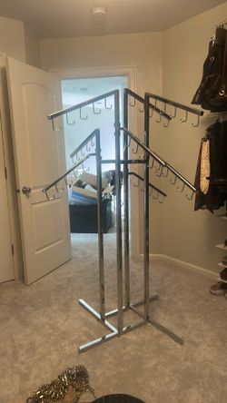 Four Way Racks > 4 Sided - 8 Ball Slant Arms Clothing Rack