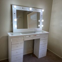 Makeup Vanity With Mirror