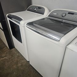 whirlpool Heavy Duty Large Capacity Washer And Dryer.