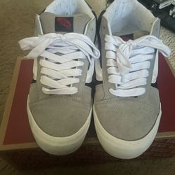 Navy Blue And Grey Knu Skool Mids Size 13 Men’s 