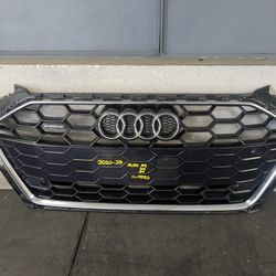 2020-2021-2022 AUDI A4/S4/B9 QUATTRO GRILL OEM USED