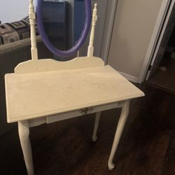 $25 Vintage Vanity And Jewelry Box