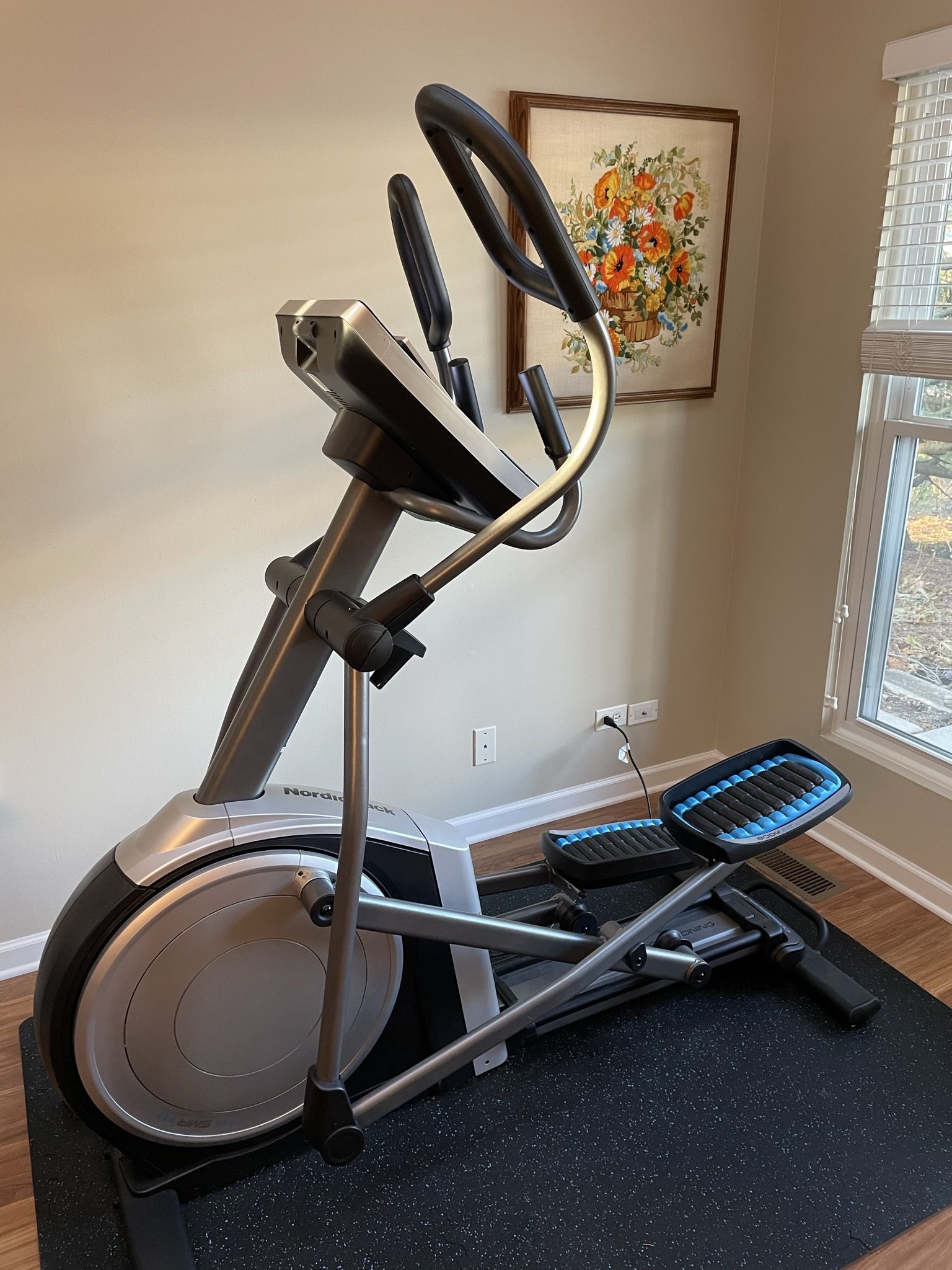 FREE NordicTrack Elliptical for Sale in Naperville, IL OfferUp