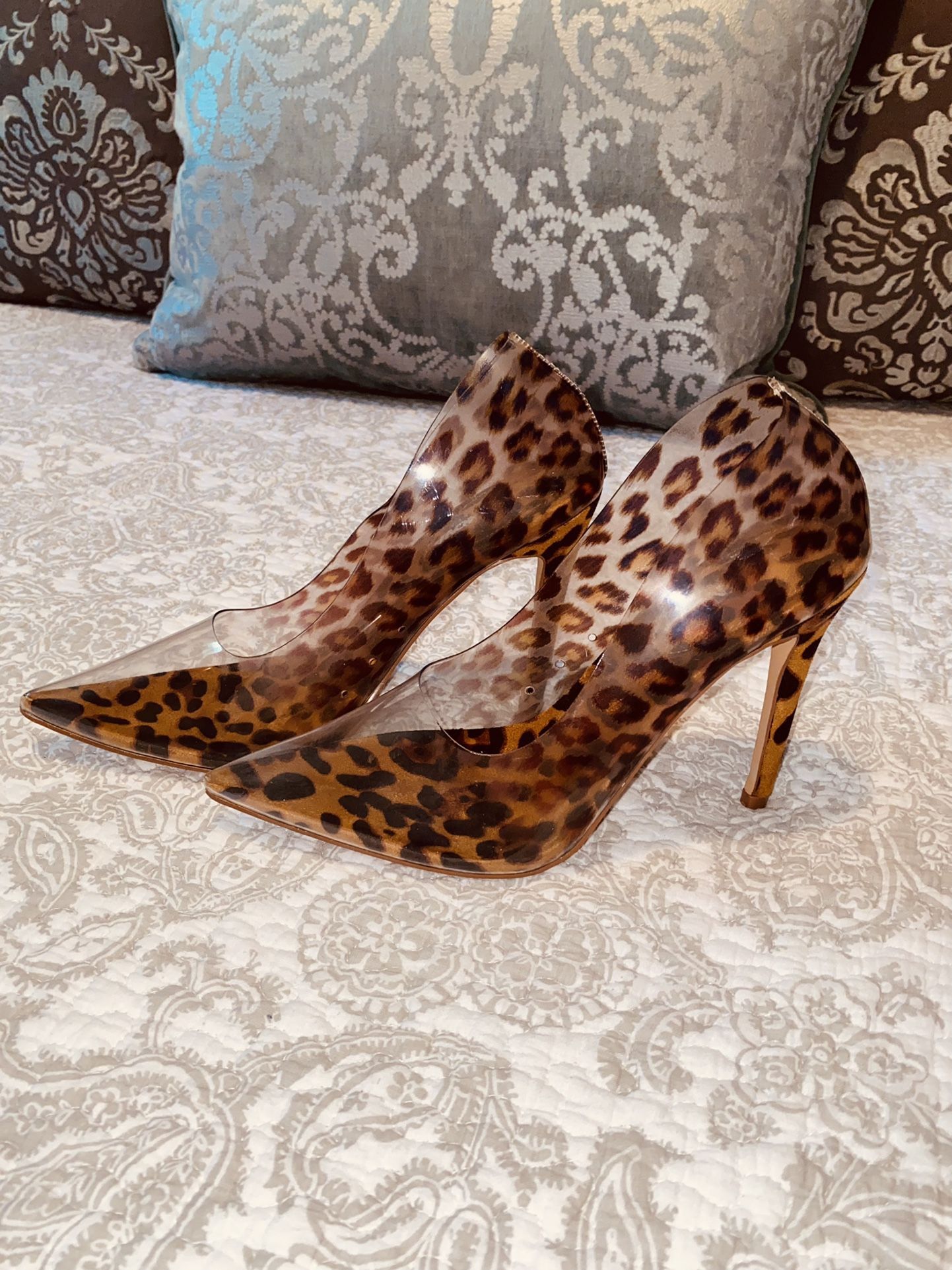 Gorgeous Fashion Nova Pumps . 