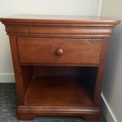 Nightstand 