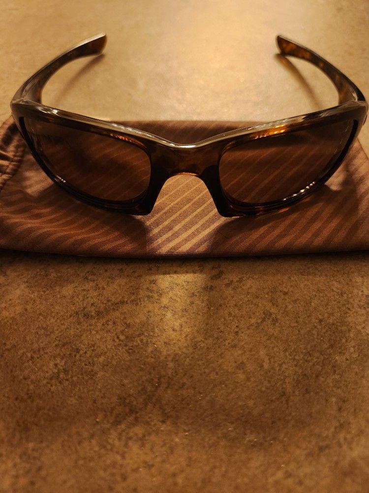 Oakley Sunglasses Brown (Like NEW)