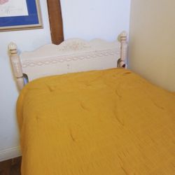  Twin Bed W/ Mattresss