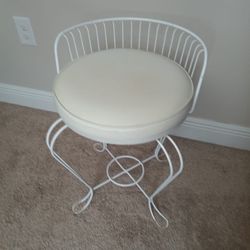 White Wrought Iron Metal Stool