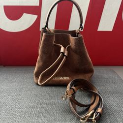 Michael Kors Crossbody Bag Gently Used $29