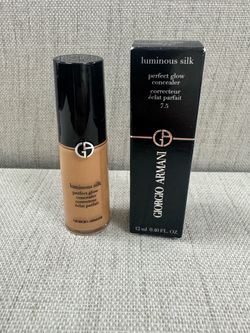 Giorgio Armani luminous silk perfect glow concealer in shade 7.5