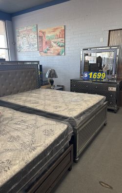 4 Pc Queen Size Bedroom Set 