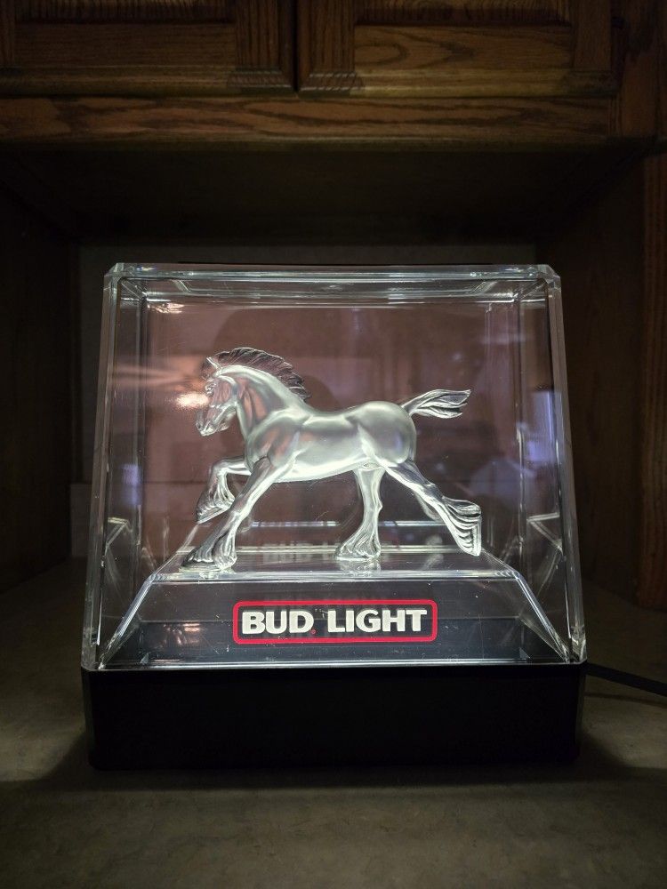Bud Light Clydesdale Light