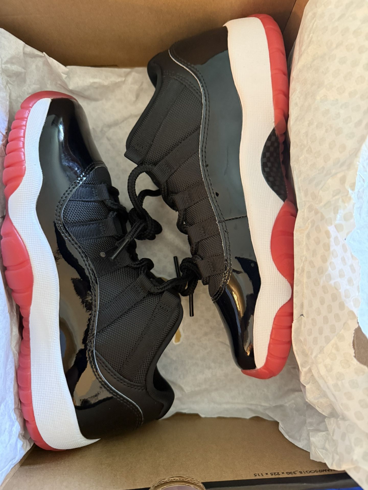 AIR JORDAN 11 Bred Retro LOWs (GS) $150 (BRED)