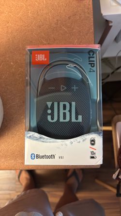 JBL Clip 4