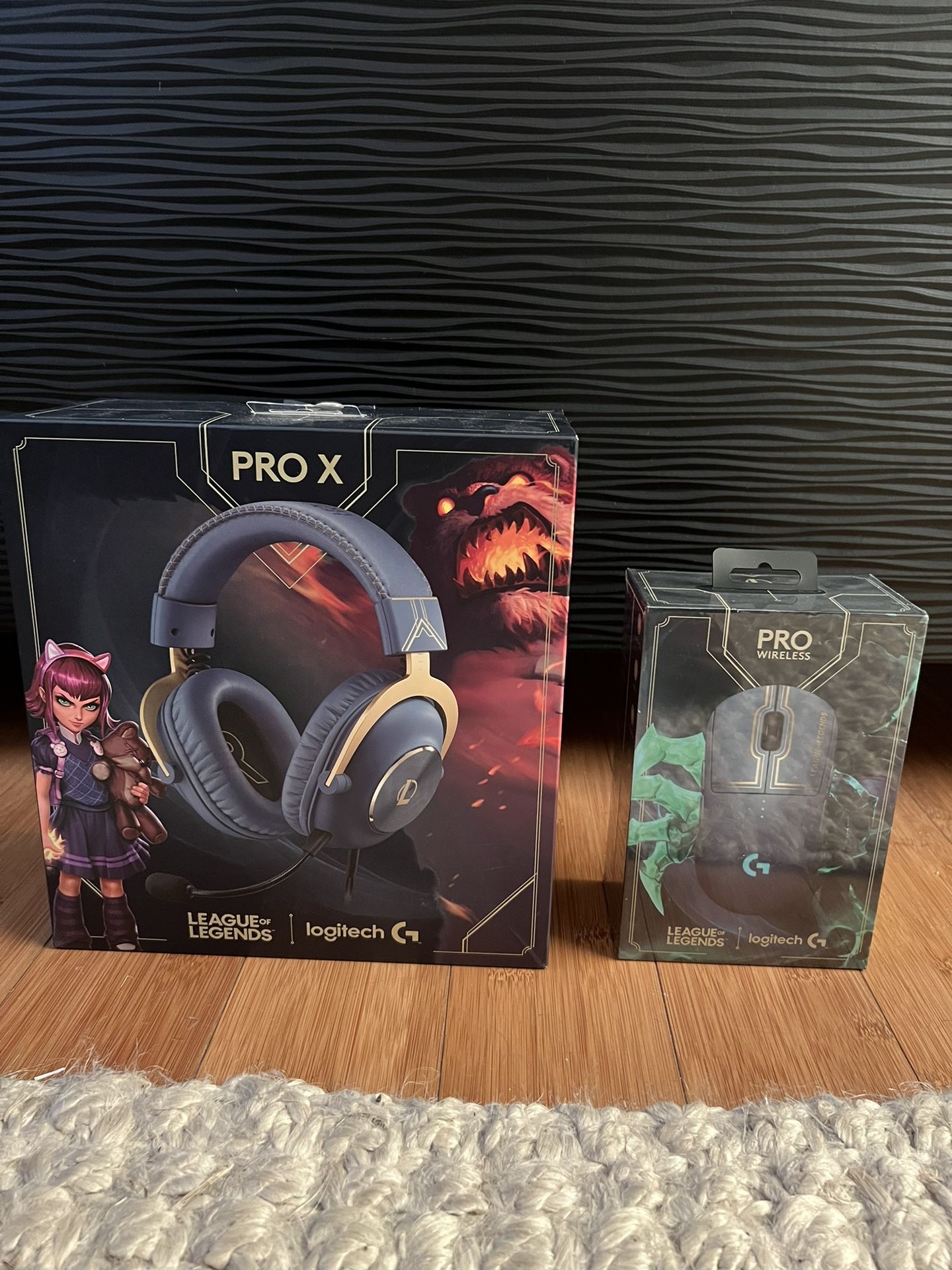 Logitech G Pro - Gaming Headset and Wireless Mouse - League of Legends Edition
