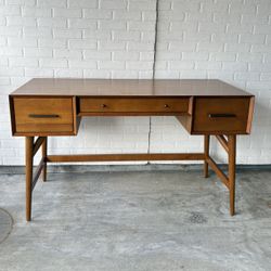 Beautiful Large West Elm Desk Acorn Desk