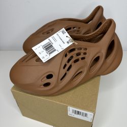 Yeezy Foam RNR Clay Red