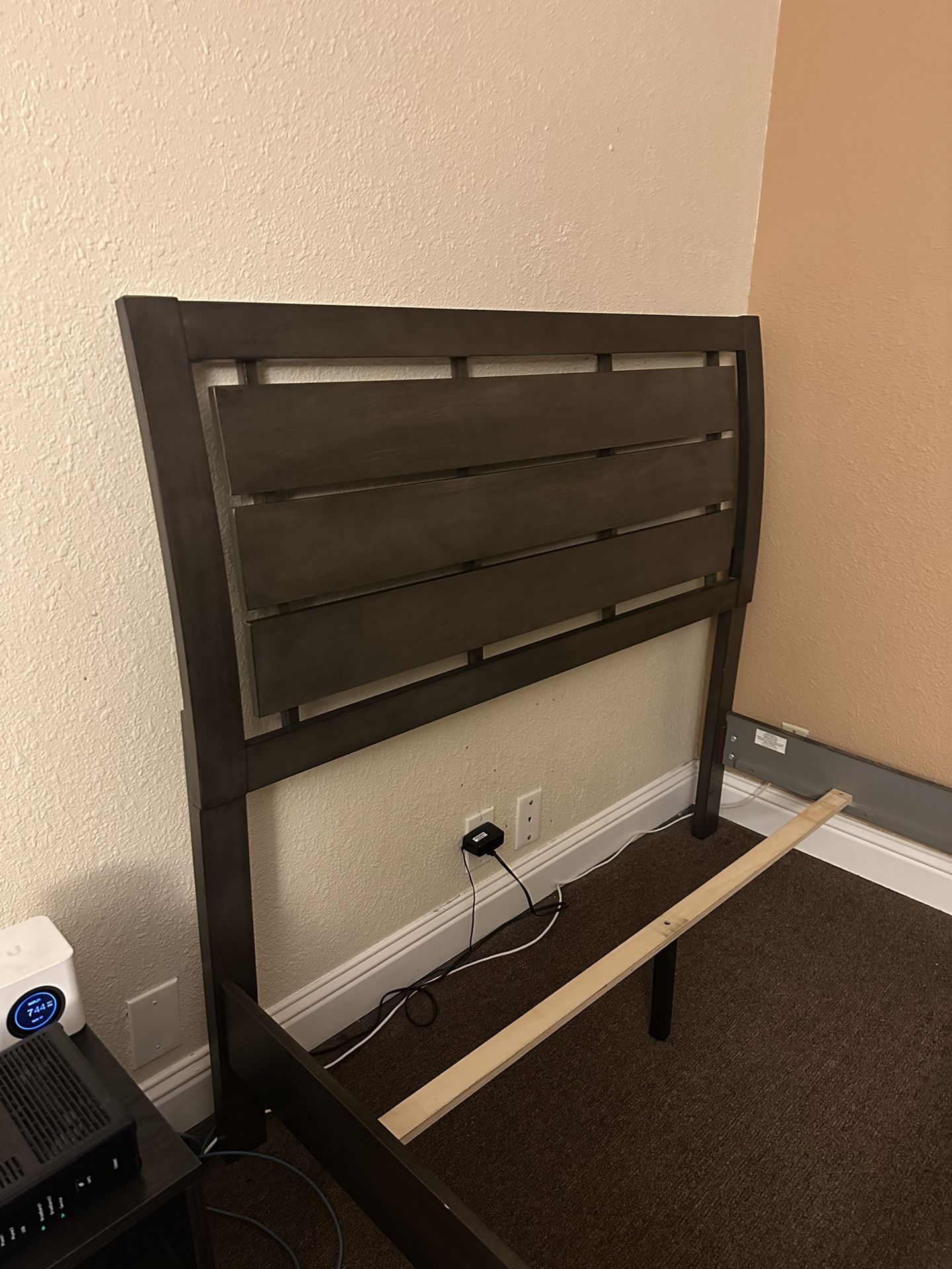 Full Size Bedroom Set No Mattress