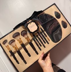 Glitz & Glam black rhinestone brush set✨