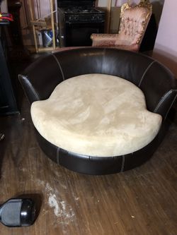 Oversized Large Swivel Chair