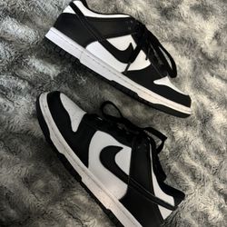 Nike Panda Dunks 