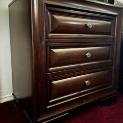 Cabinet one large and two small Make A Offer 