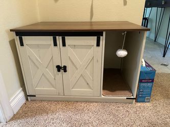 Cat litter box enclosure