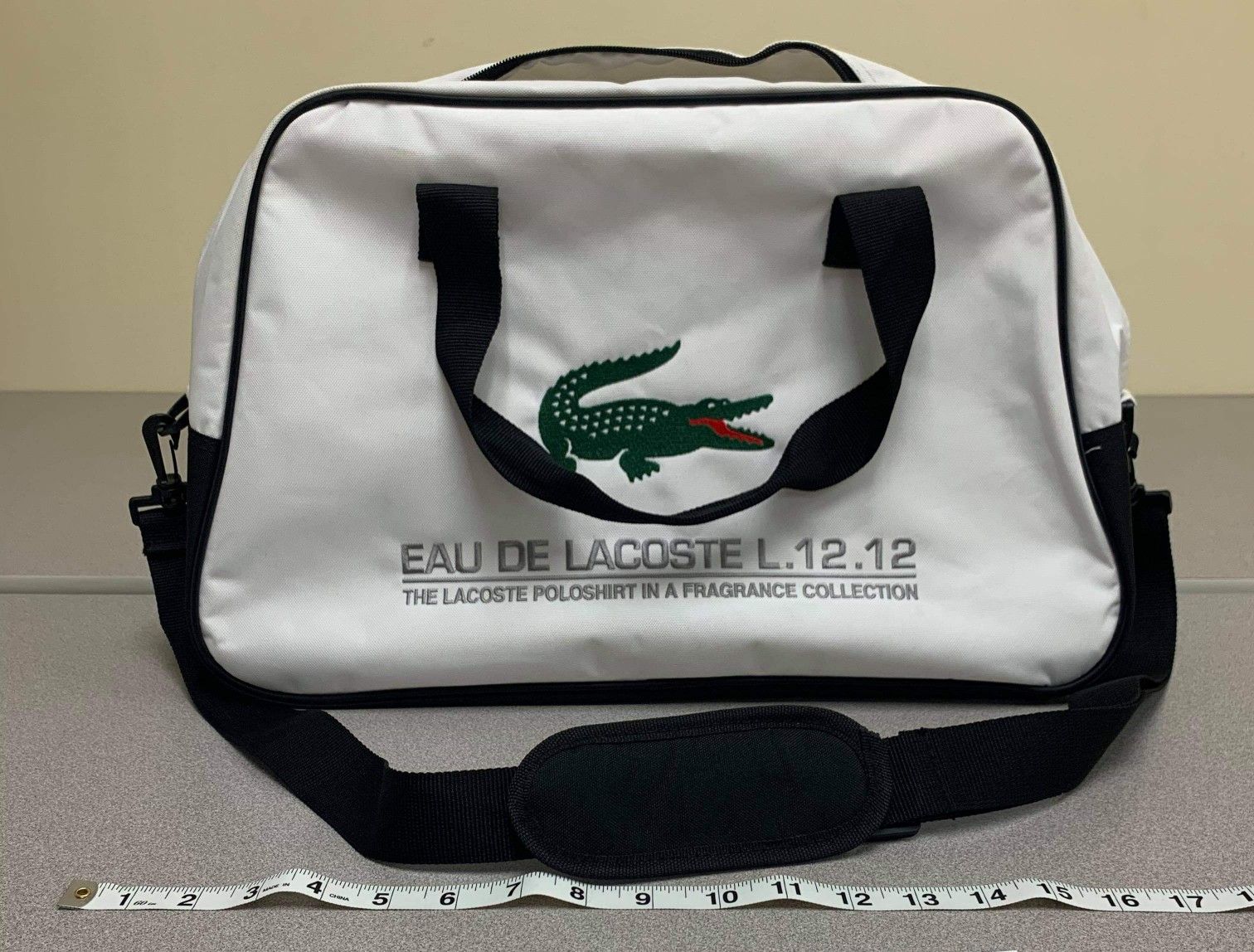 LACOSTE AUTHENTIC LARGE ALLIGATOR LOGO LAPTOP MESSENGER BAG