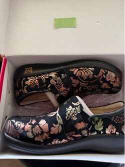 NEW Alegria clogs mules size 41