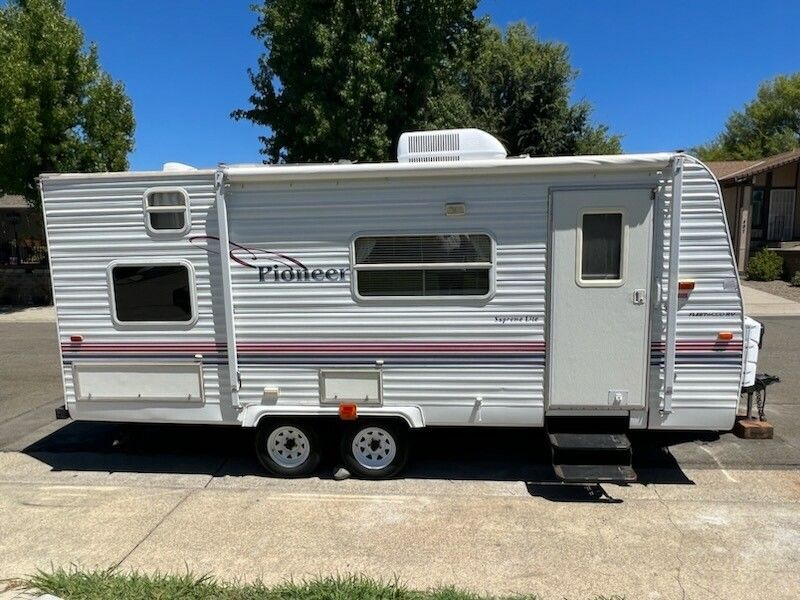 2003 Fleetwood Pioneer 18ft