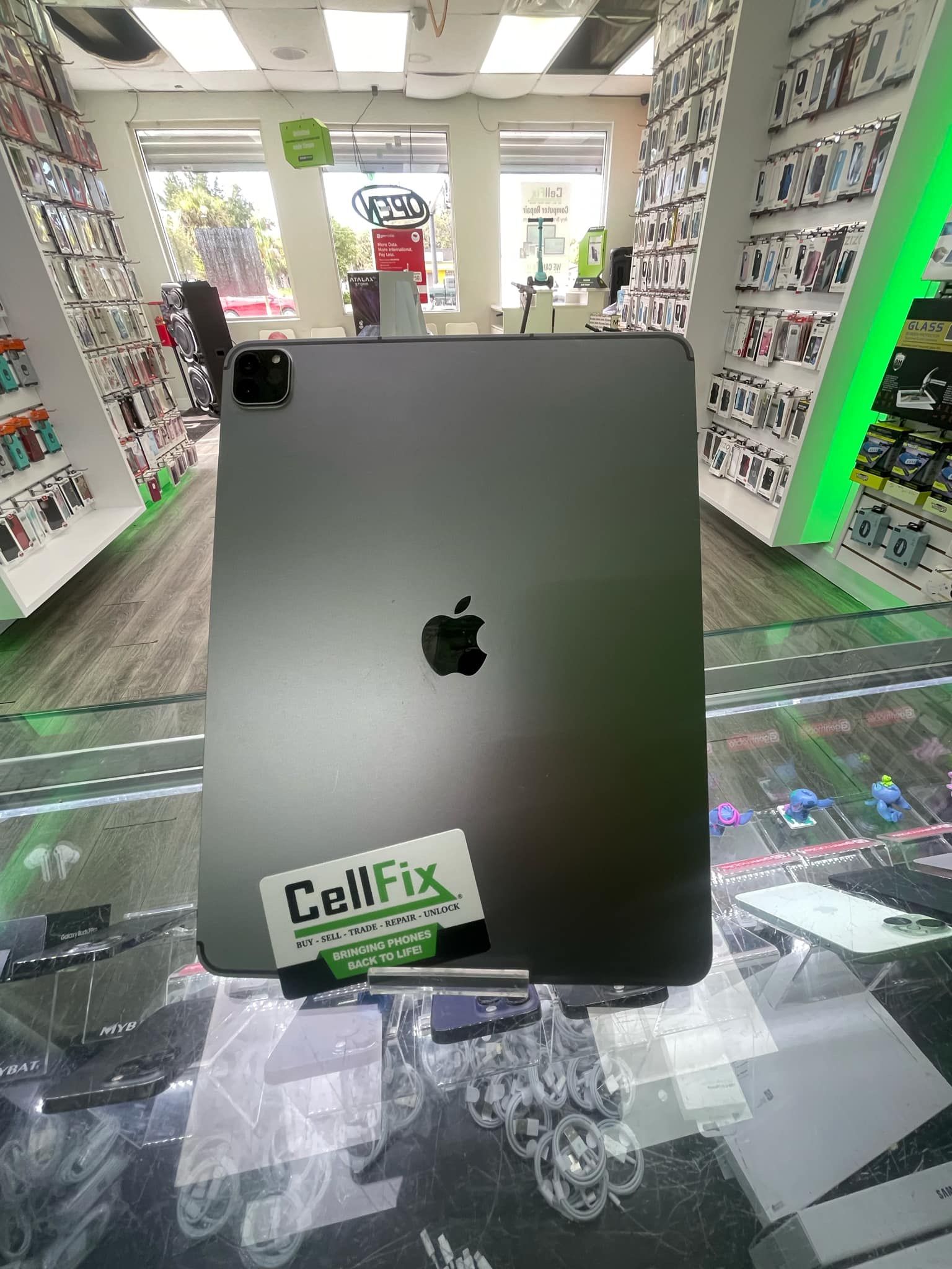 iPad Pro 12.9 (6th) 2TB Cellular Unlocked