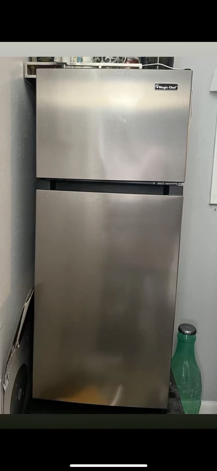 Magic Chef mini refrigerator