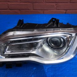 2016-2017 Chrysler 300 Headligh Left Side