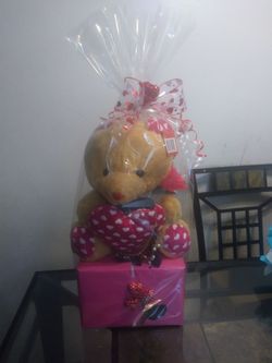 Oso decorado con flores