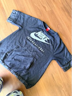 Nike International Black short-sleeve