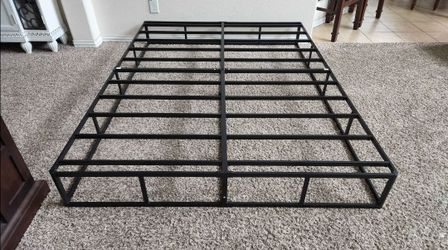Queen Size Heavy Duty Metal Box Spring Bed Base/Bed Frame