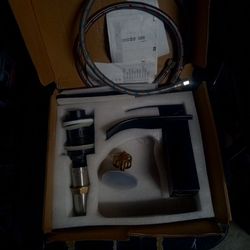 Black Bathroom Faucet 