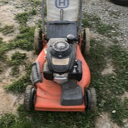 Honda engine lawn mower