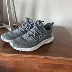 Men’s 10D BCG Tennis Shoes