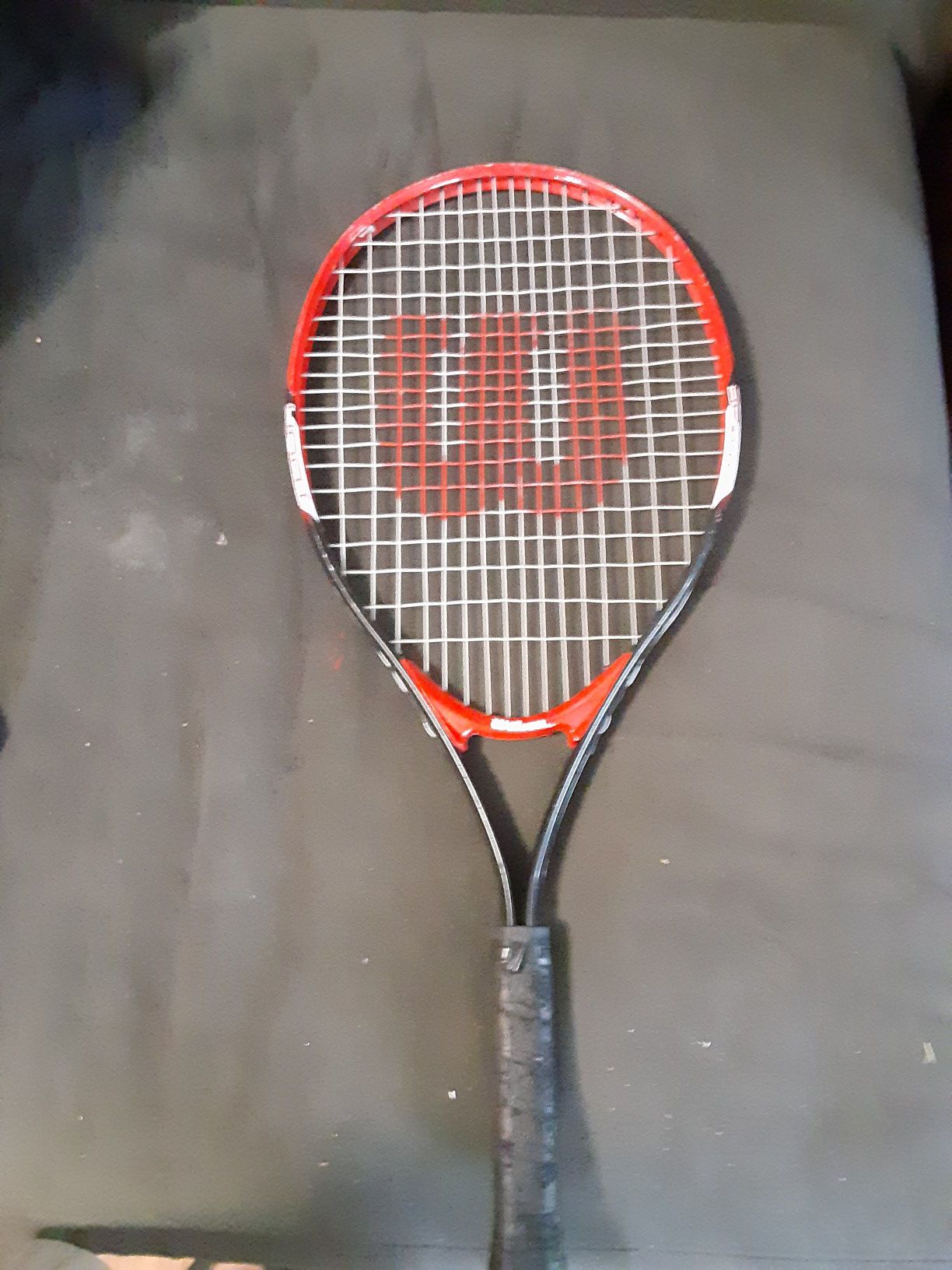 Wilson tennis racket tour 25 titanium