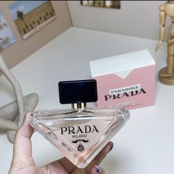 Prada Milano Paradoxe