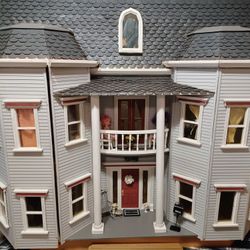 Doll House With Garage 