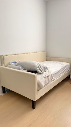 Daybed FREE - Pick up before 07/19