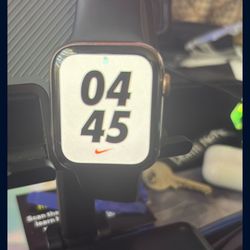 Apple Watch Series 5 In Gold!