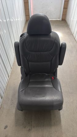 2007 honda odyssey middle seats