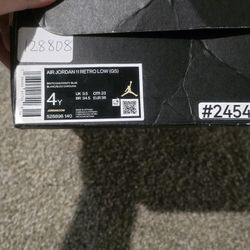 Air Jordan 11 Retro Low
