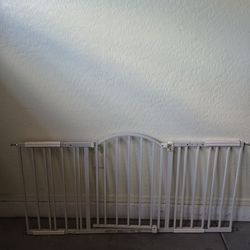 Large Adjustable Lenght Baby/Pet Gate