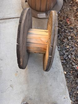 Wood Spool (small 24”)