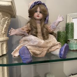Girl Doll Collectibles 
