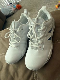 Cheer shoes